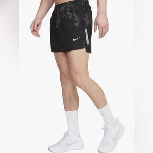 Nike Dri-FIT Run Division Stride Men's 4" Brief-Lined Running Shorts